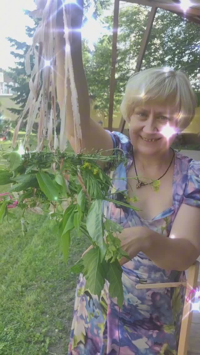 Как соткать декоративный коврик с помощью подручных средств? Смотрите ролик!