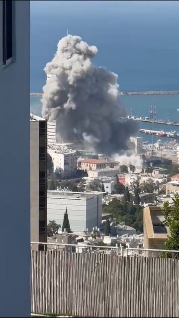 🇮🇷⚔️🇮🇱 Иран нанёс удар по портовой инфраструктуре в Израиле 

Иран вновь нанес удары по городу Х
