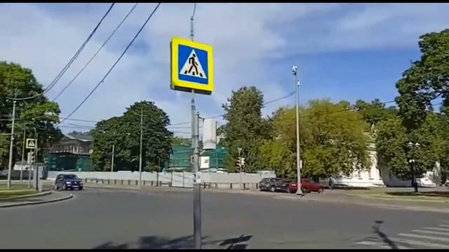 А я шагаю по  Москве
