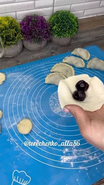 Вареники с вишней и малиной!!