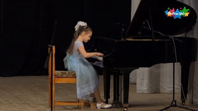 Ботяров "Девочка и карусельный лев"