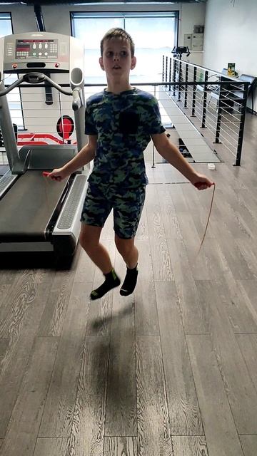 Прыжки на скакалке #box