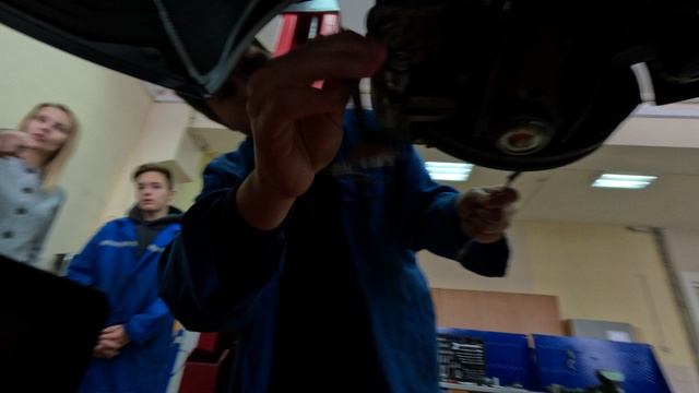 Открытые двери в машина механика и тридэ моделирование
