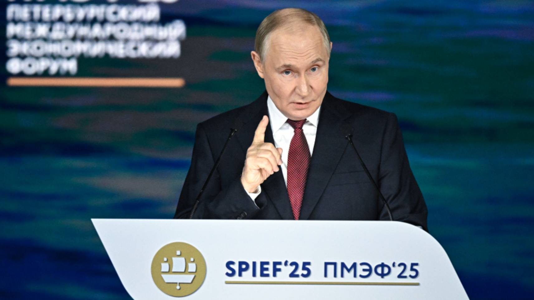 Путин призвал выработать нормативную базу по оспариванию приватизационных сделок