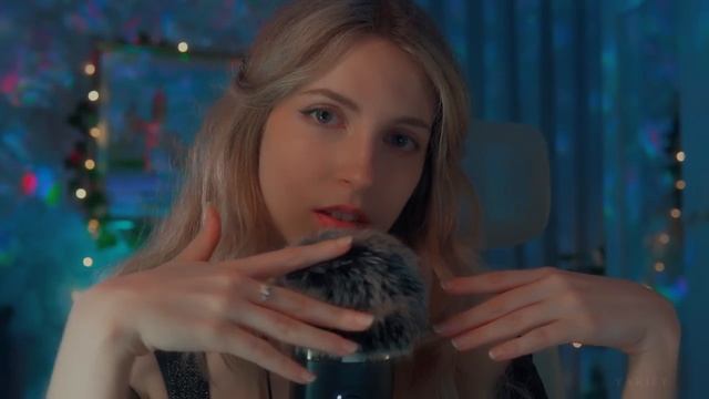 Yarify ASMR. Близкий шёпот, движения рук, звуки рта, поцелуи.