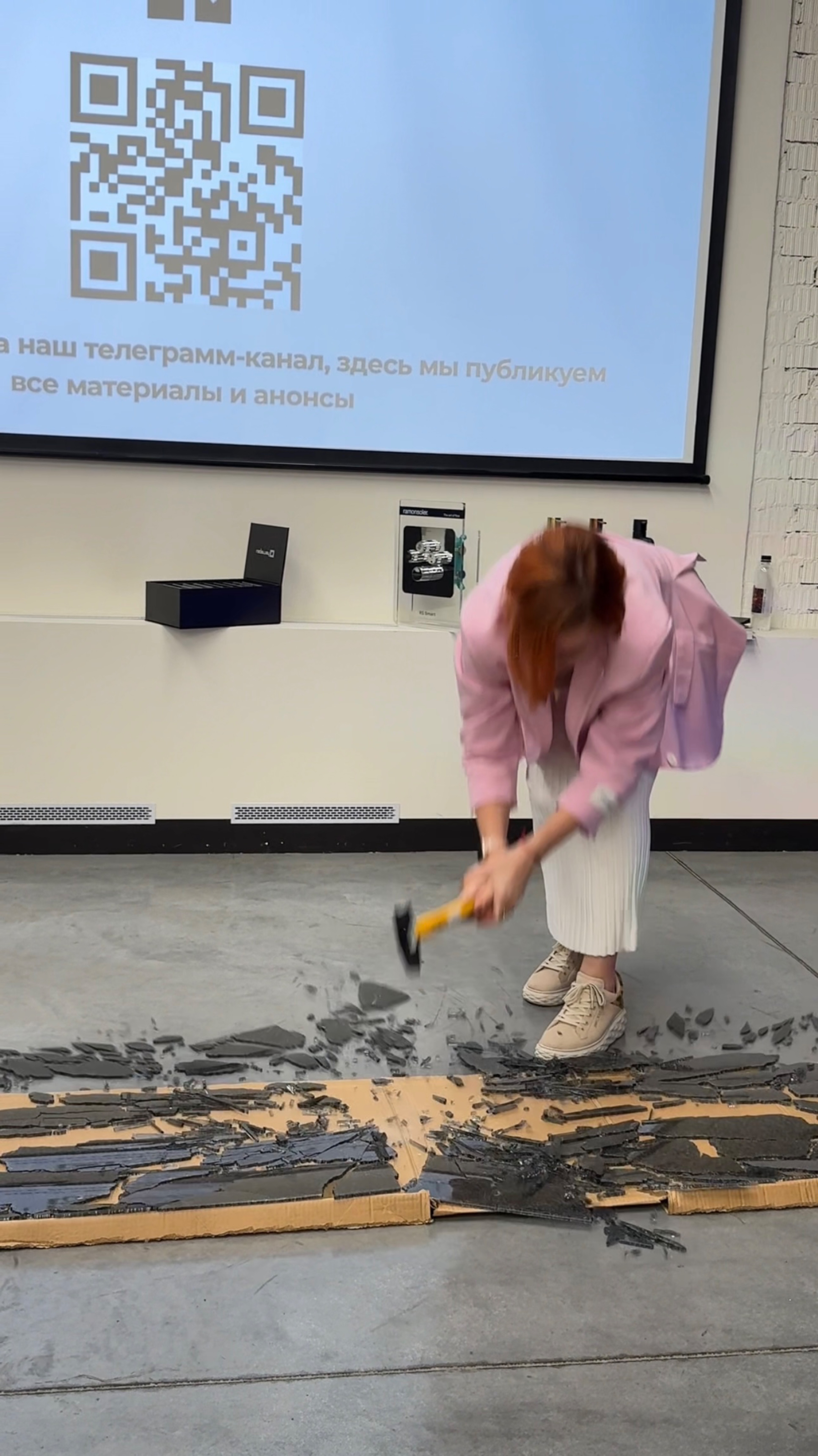 Главное, чтобы ваша душевая кабина была из ЗАКАЛЕННОГО стекла!