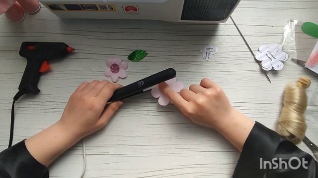 Подарок! Видео по созданию цветка из фоамирана.