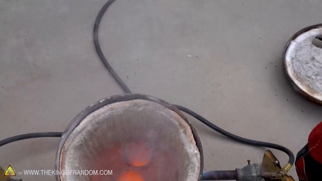 When Molten Salt Hits Molten Metal