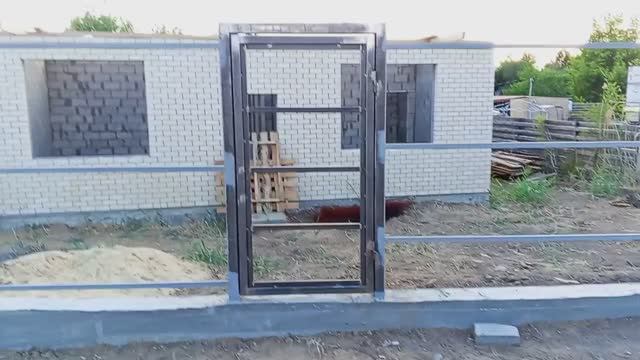 Сварил калитку в рамке и установил её