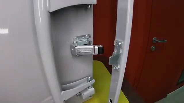 Как правильно открывать и закрывать люк Стил
