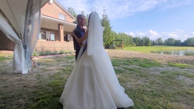 Танец дочки и папы