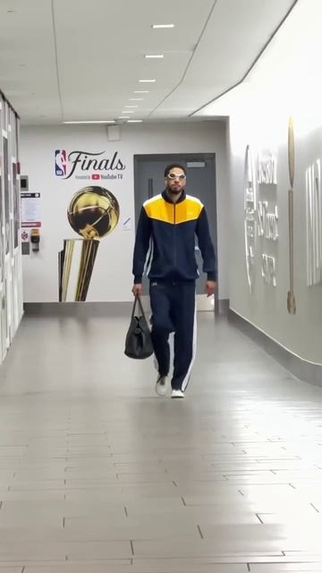 Haliburton arrives ahead of Game 6 #NBAFinals