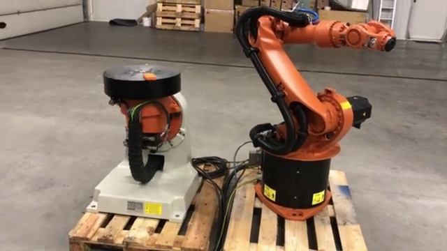 робота KUKA KR 16 для автоматизации производства