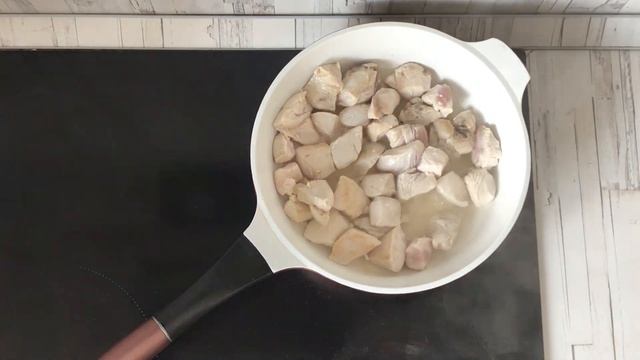 Гуляш из грудки с подливкой  Как приготовить сочный ГУЛЯШ из куриных ГРУДОК с подливкой на ужин