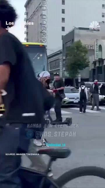 🇺🇸Протесты леваков в Лос-Анджелесе и других городах США полностью прекратились.

Виной тому…🔽🔽🔽