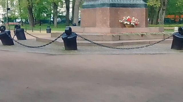 Кронштадт, Петровский парк, памятник Петру l.