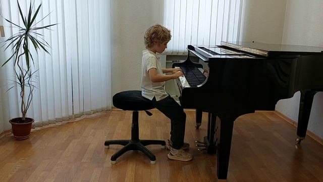 Гейченко Натан - ССМК, г. Уфа (1 класс)
В.А. Моцарт - вариации на тему из оперы "Волшебная флейта"