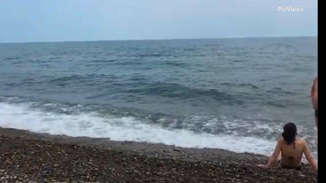 Геленджик пляж Криница сегодня 20 июня 2025. Обстановка на пляже, какая погода сейчас, море, курорт