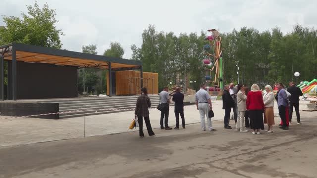 Выездная комиссия проверила ход работ по благоустройству Юбилейного парка