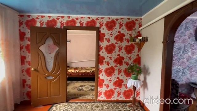 Внутри дома.