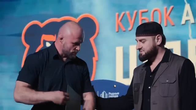 Шлеменко получил награду от Чеченской республики