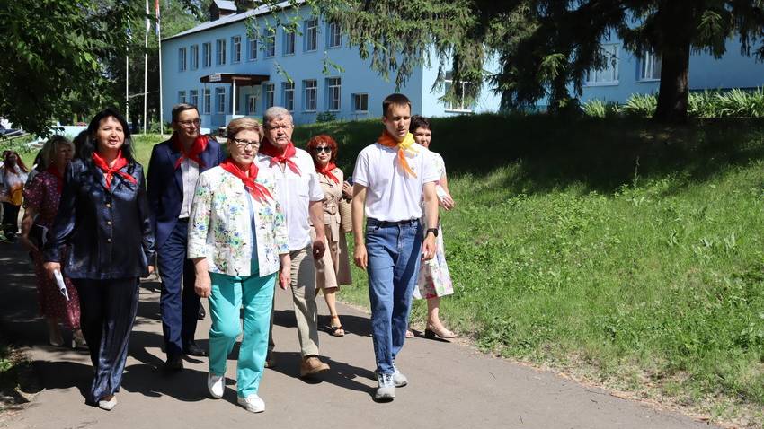 Депутаты оценили ход детской оздоровительной кампании