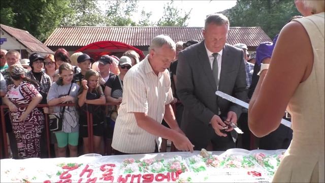 Торт от Союза предпринимателей города Ачинска горожанам ко Дню Рождения города - 342г. 20.06.25г.