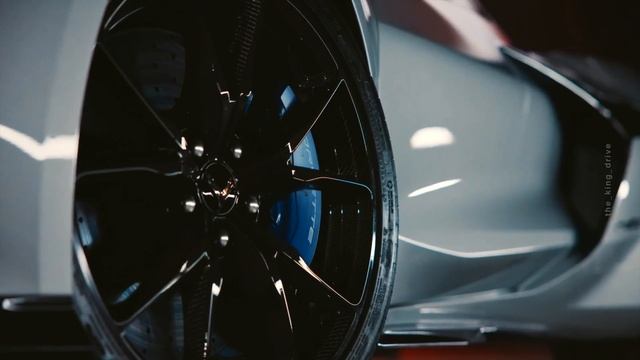 Этот суперкар быстрее Bugatti и Koenigsegg .