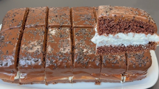 Очень вкусный шоколадный ТОРТ...🍰🍫😋    Рецепт в описании ✍️