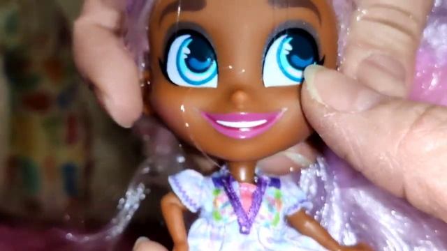 невероятно, но факт - первая в моей жизни Хайрдороблс (Hairdorables) сертя Магия цвета