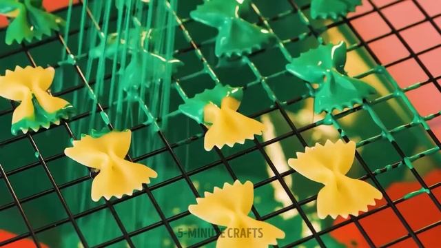 Quick & Easy Christmas Crafts, Festive Treats and Last-Minute Decor Ideas