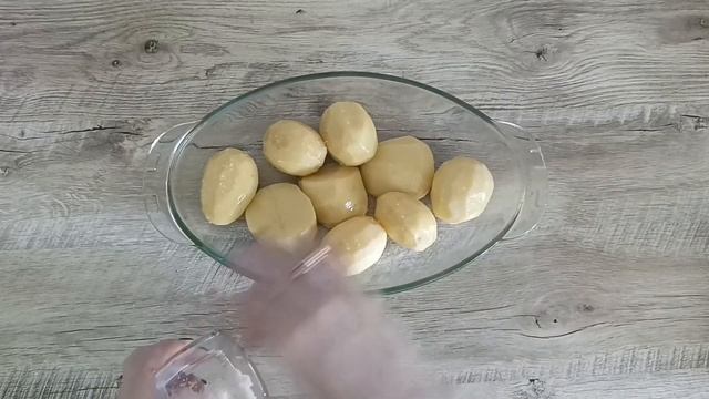 КАК ПРИГОТОВИТЬ КАРТОШКУ ПО-ДЕРЕВЕНСКИ С КУРИЦЕЙ В ДУХОВКЕ? Со свиной грудинкой , вкусно и сытно!
