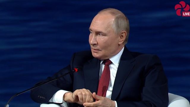 Сброс грязной бомбы на территорию Россию стал бы последней ошибкой неонацистов в Киеве, — Путин.