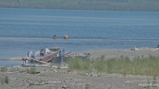 Путешествие продолжается под другой камерой