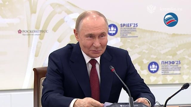 Россия и Бахрейн укрепляют связи: Путин принял советника по нацбезопасности эмирата