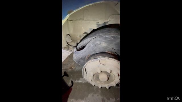 Автобетоносмеситель (миксер) приехал без двух колес