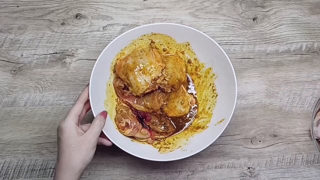 КАК ПРИГОТОВИТЬ БЕДРА КУРИНЫЕ НА ПРОТИВНЕ В ДУХОВКЕ? Вкусные, сочные, с хрустящей корочкой, на ужин