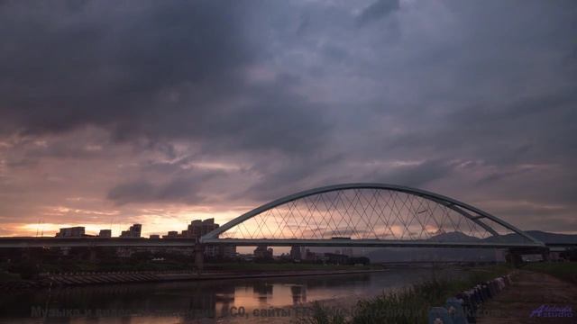 Он заставит тебя улыбаться без причины - проверь! - Creative Design -- Scott Holmes Music -- Corpora