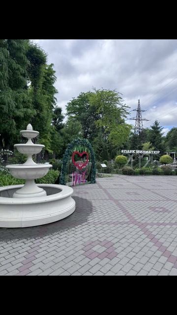 Озеленение парка миниатюр в Бахчисарае.