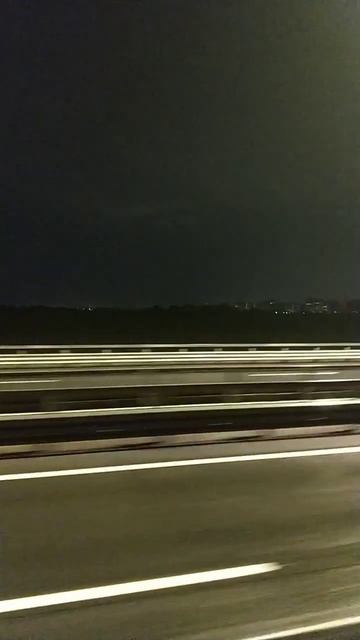 Грохочет гром