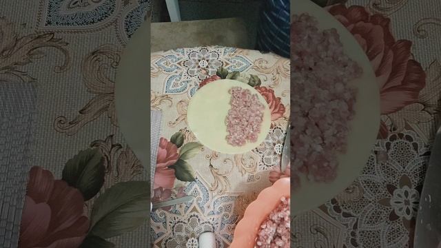 1000004052.mp4. ЖАРЮ ЧЕБУРЕКИ