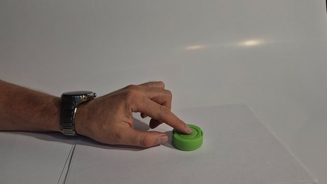 Techno Green. Пластиковая полуавтоматическая карманная с штемпельной подушкой в (∅40 мм)