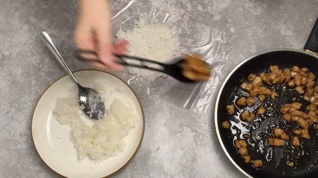 КАК ПРИГОТОВИТЬ ОНИГИРИ С КУРИЦЕЙ ТЕРИЯКИ? Вкусное блюдо японской кухни в домашних условиях на ужин