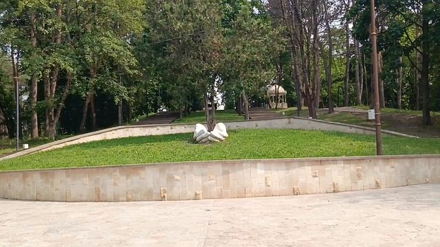 Центральная часть Комсомольского парка в Кисловодске