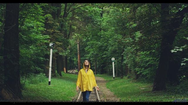 Песня, которая начинается с запуска двигателя и не заканчивается никогда - Clocks (Instrumental) --