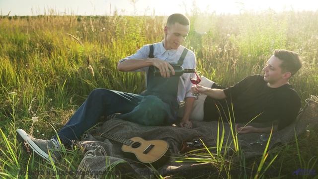 Эта музыка заставит вашу кровь кипеть - осторожно! - Pour Into Me -- One Man Book -- Brand New Seque