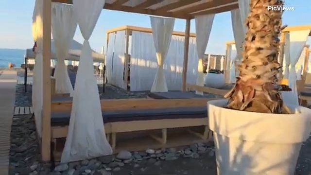 Сочи Адлер пляж Сириус сегодня 20 июня 2025. Какая обстановка на курорте, погода сейчас, море