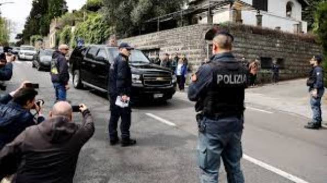 Стало известно о серии прямых телефонных контактов между иранским МИД и американским спецпредставите