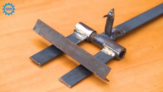 PIPE LOUVER FORMING TOOL