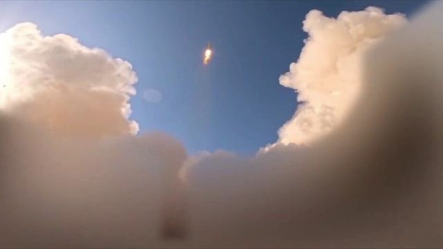 Кадры запуска Корпусом стражей исламской революции Ирана БРСД Emad и Shahab-3A/B по Израилю сегодня
